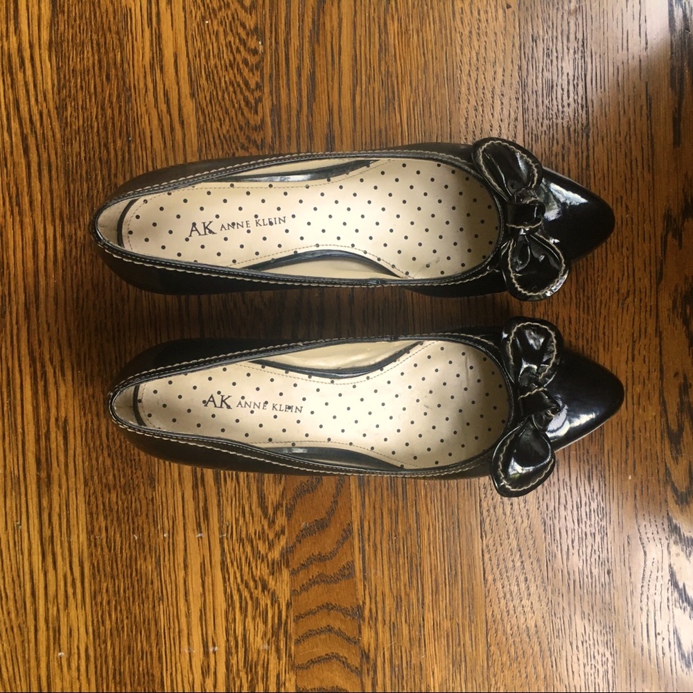 Anne Klein Adelie black patent wedge - 10